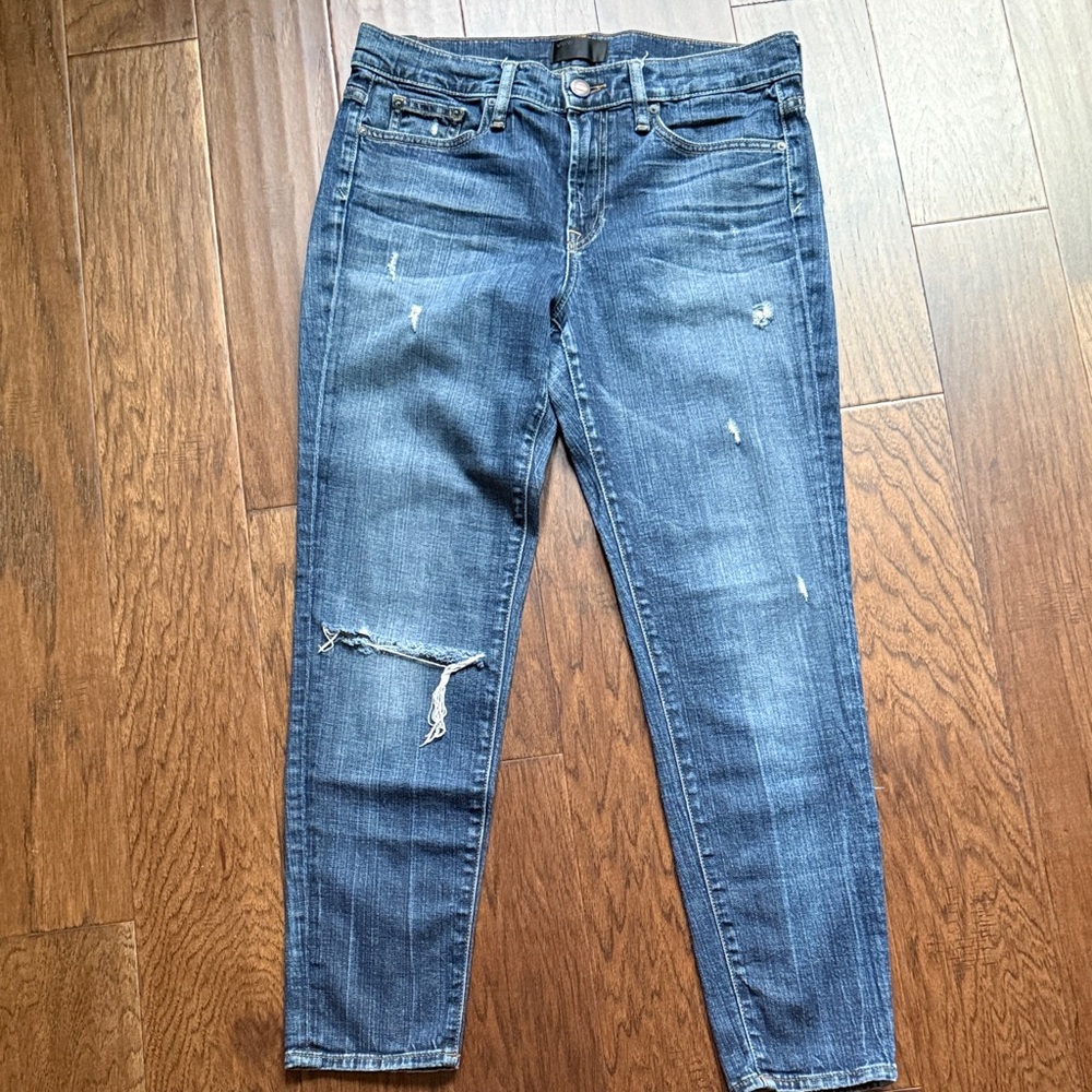 Vince Distressed Ankle Jeans in Blue